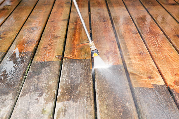 Best Pool Deck Cleaning  in Genoa, OH